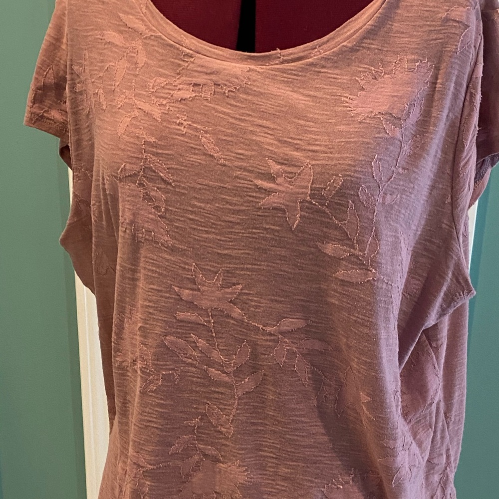 Short-sleeved flower pattern shirt